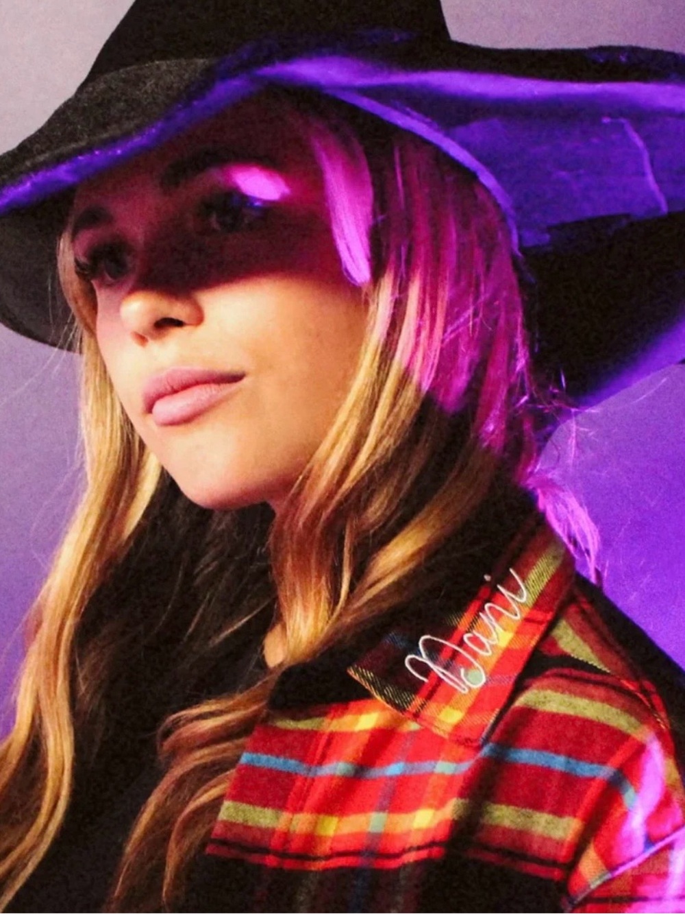 Cakeworthy Hocus Pocus Dani Flannel Unisex Weirdo Button Up Flannel Shirt Top - Picture 2 of 11